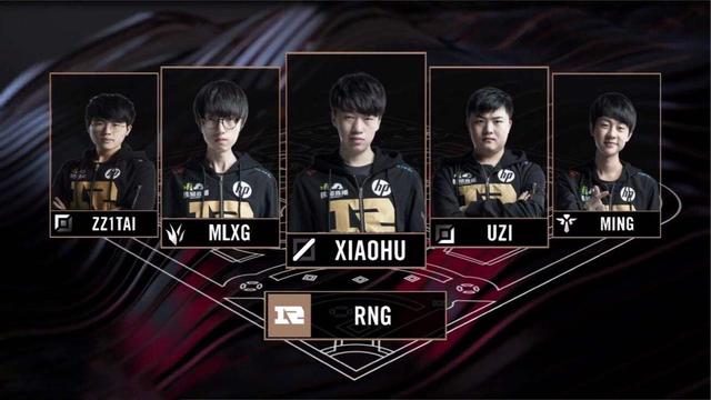 她的一举一 她的一举一