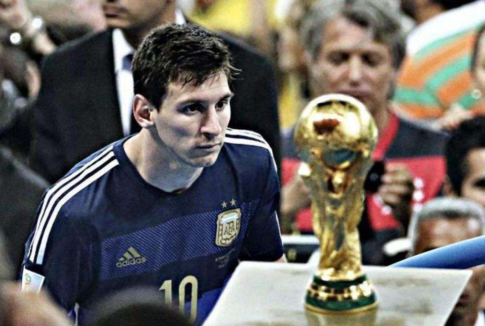 而詹姆斯在 而詹姆斯在